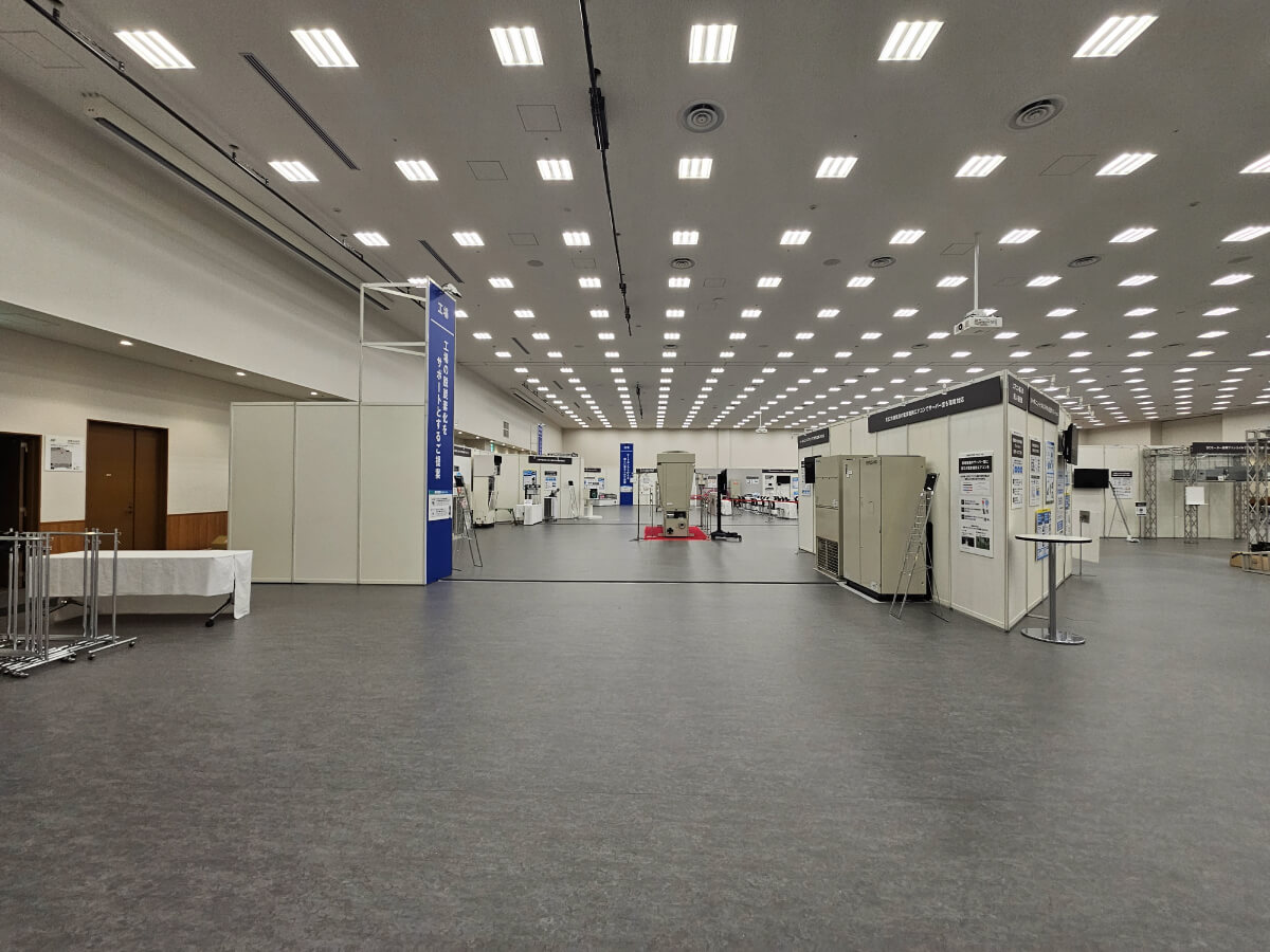 7つのシーン（ゾーン）に分かれて空調機器をはじめ商品を展示【402】の写真