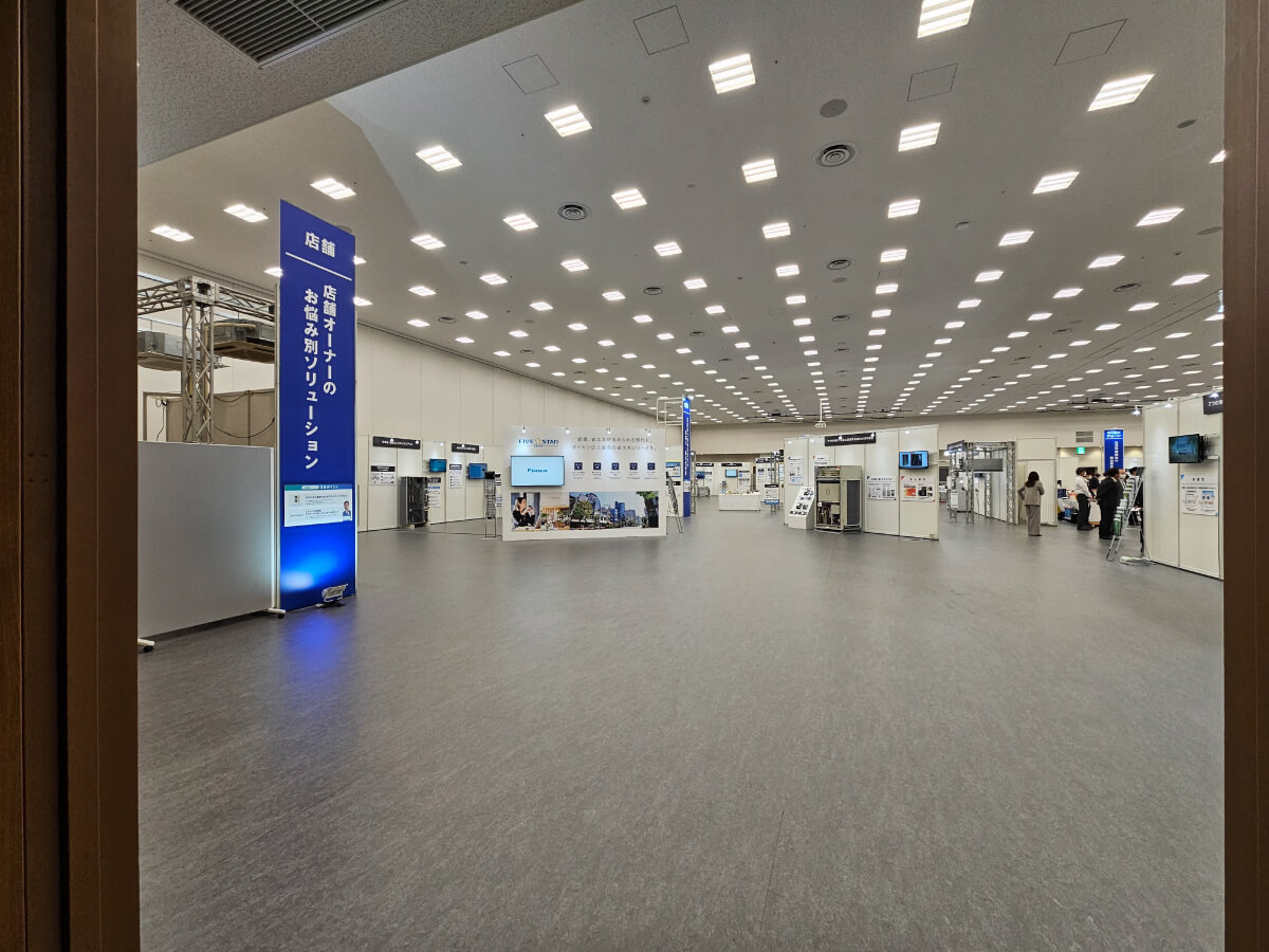 7つのシーン（ゾーン）に分かれて空調機器をはじめ商品を展示【402】の写真