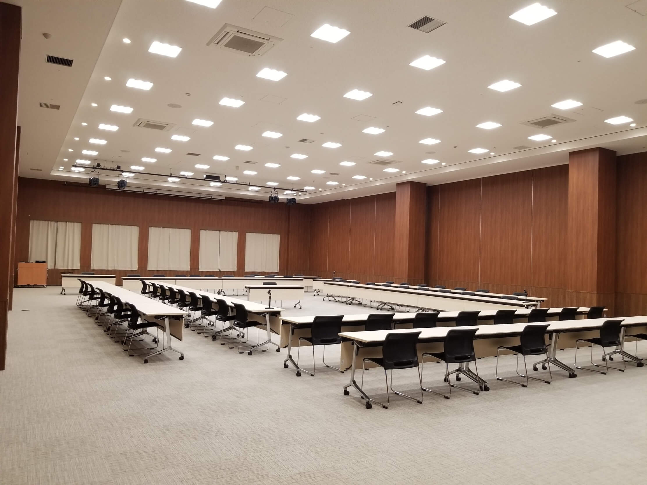会議・セミナー（306　ロの字利用）の写真