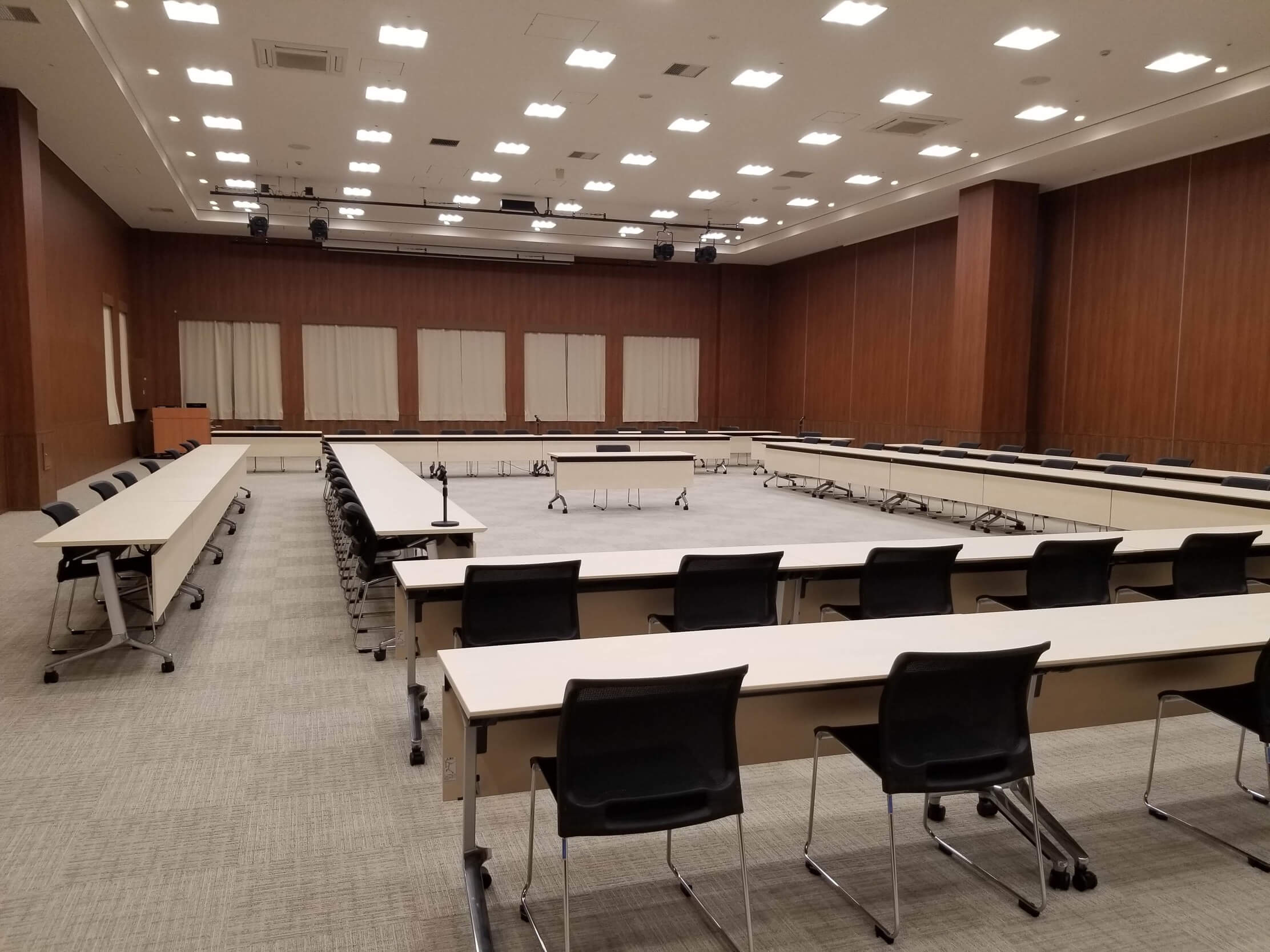 会議・セミナー（306　ロの字利用）の写真