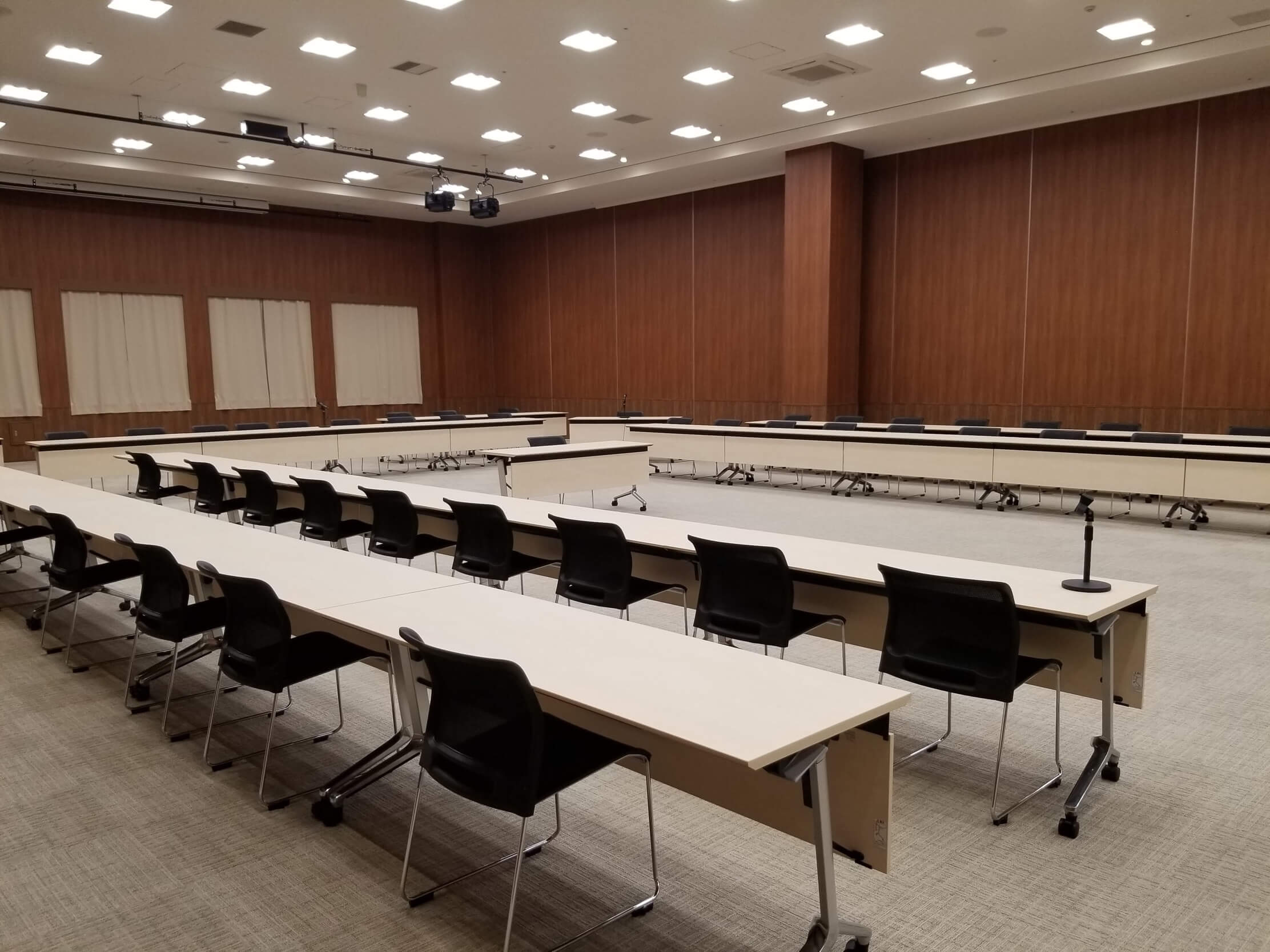 会議・セミナー（306　ロの字利用）の写真